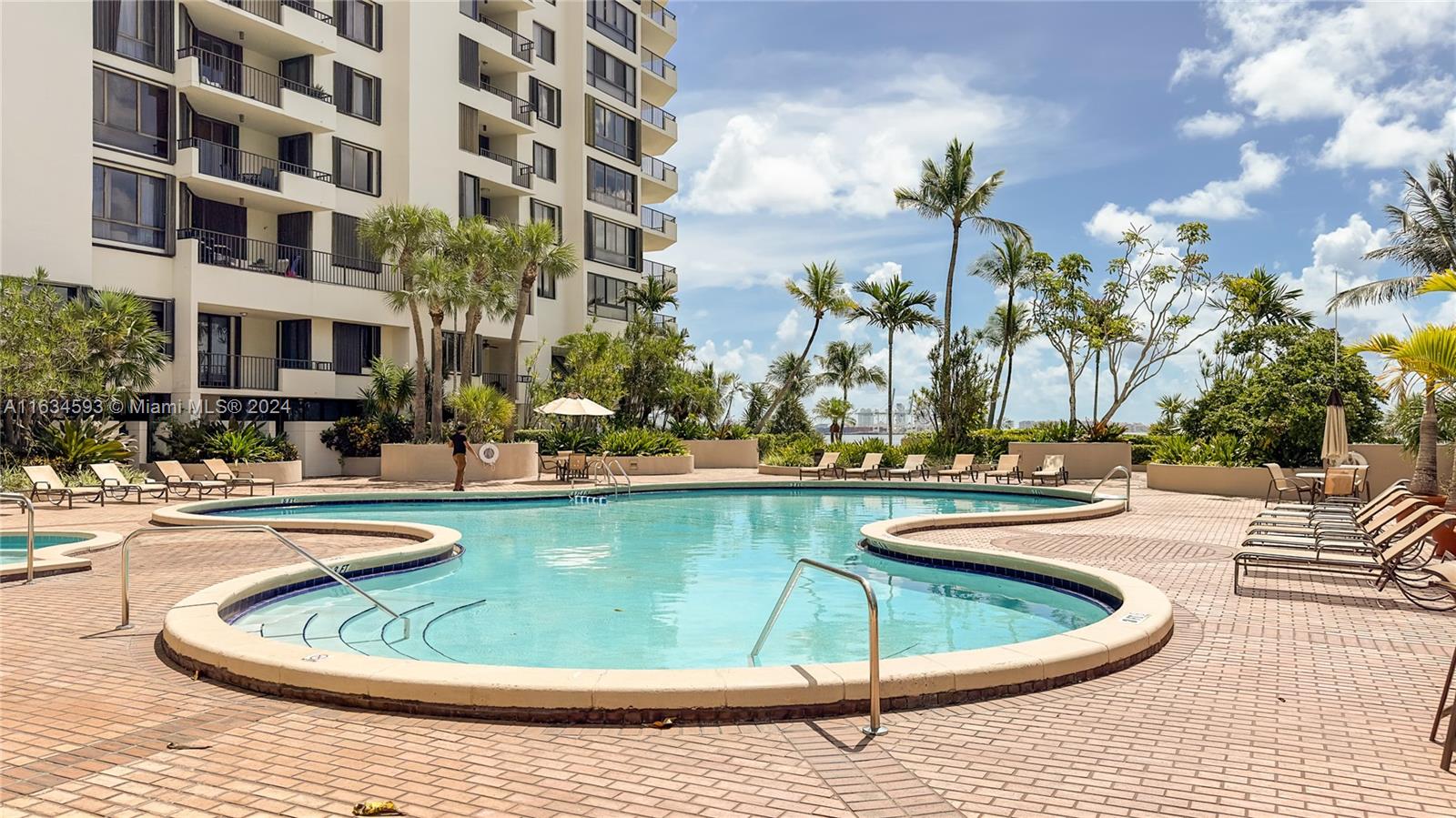 520 Brickell Key Dr # A1401