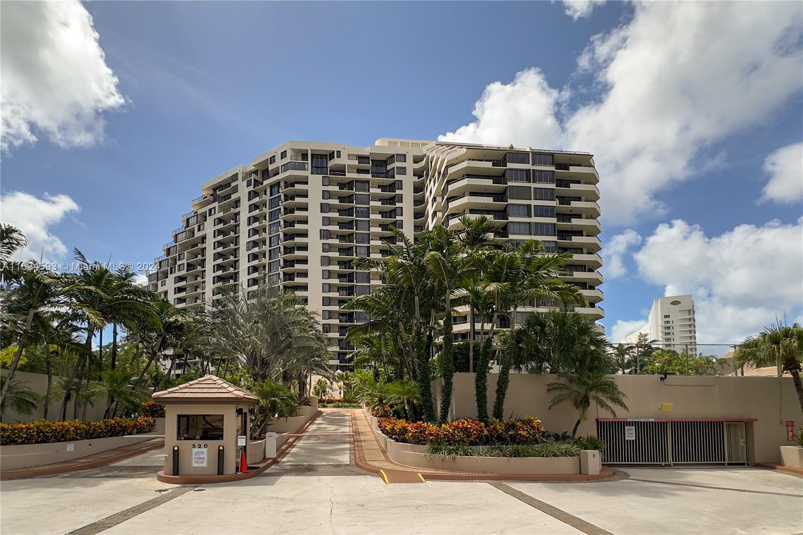 520 Brickell Key Dr # A1401