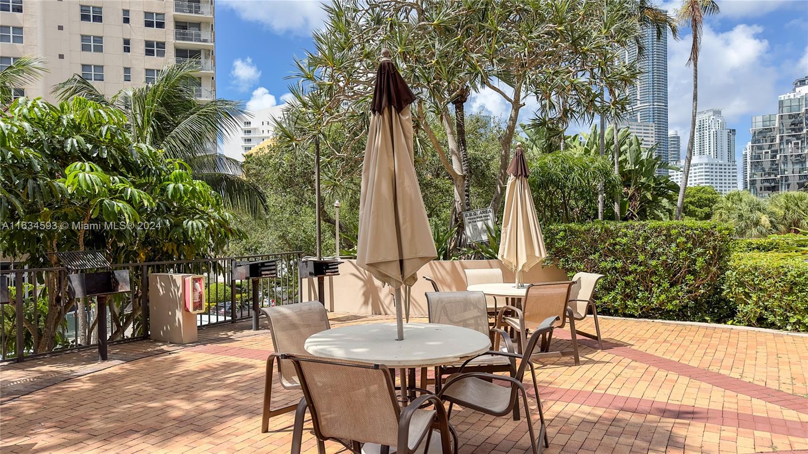 520 Brickell Key Dr # A1401