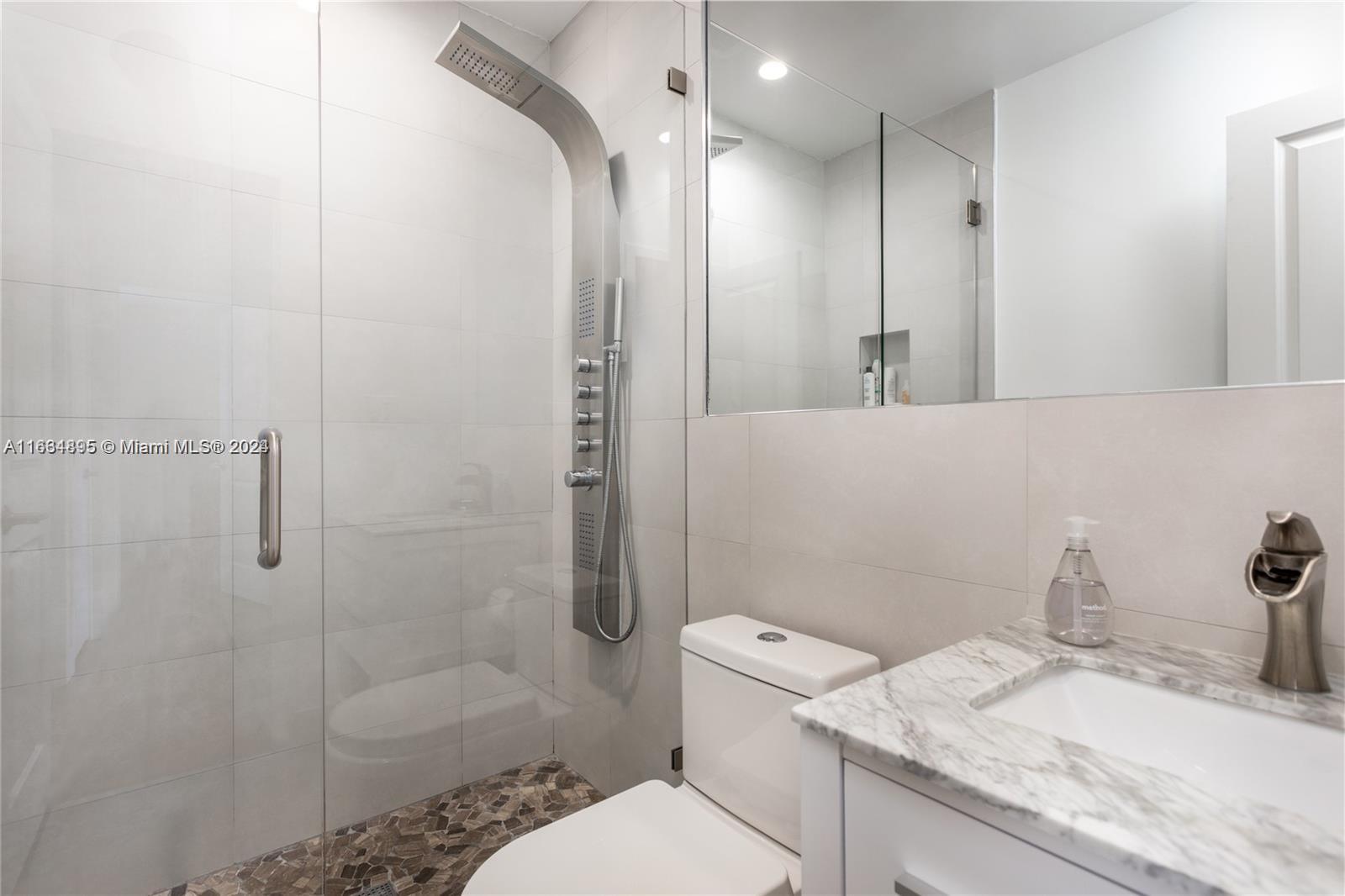 52 Montilla Ave # 52