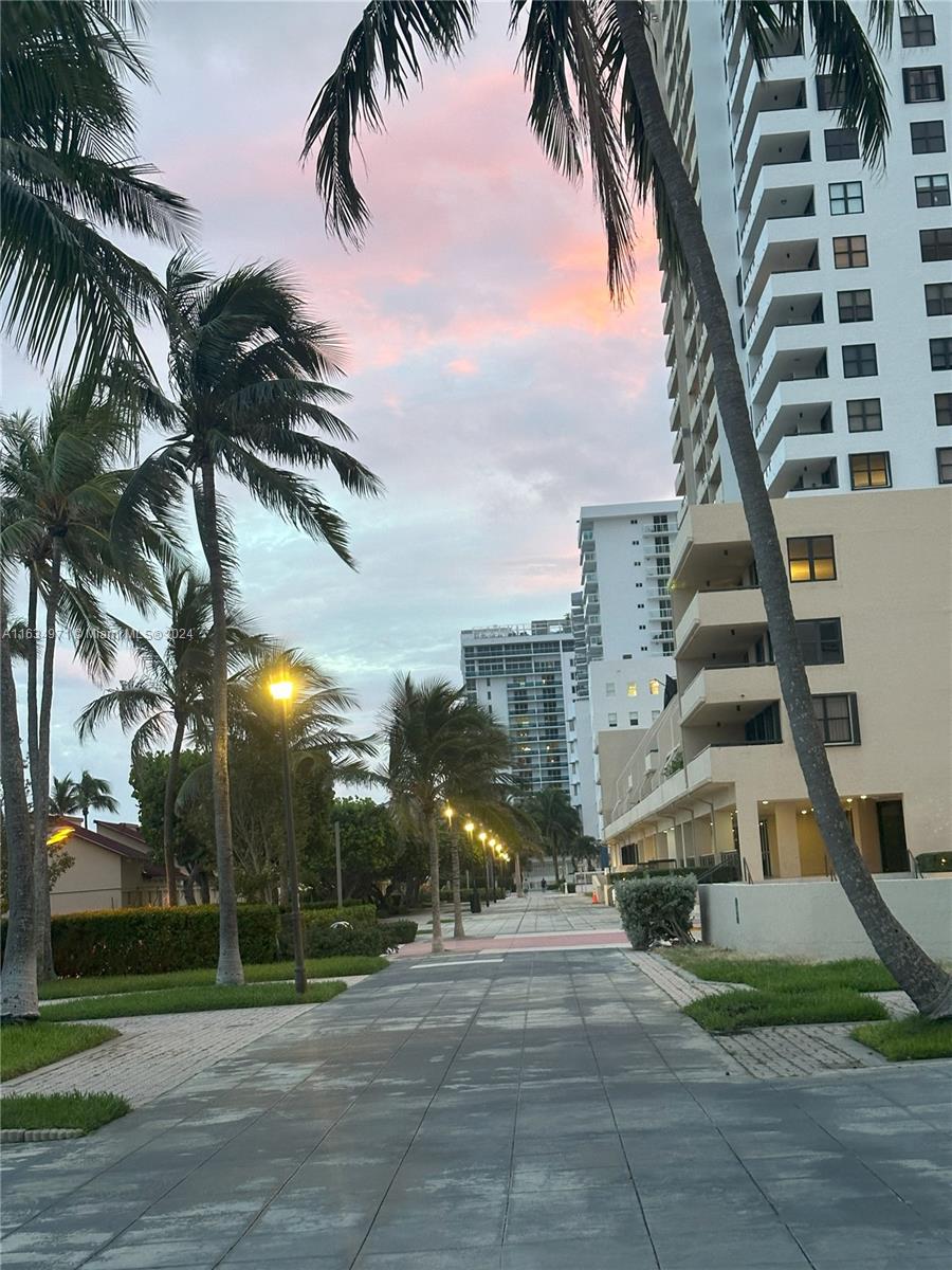 2655 Collins Ave # 1204