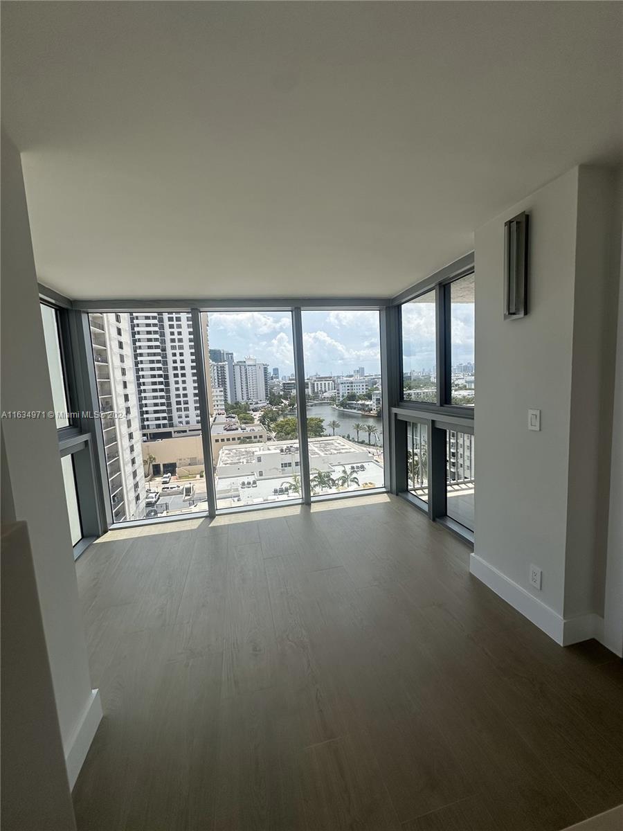 2655 Collins Ave # 1204