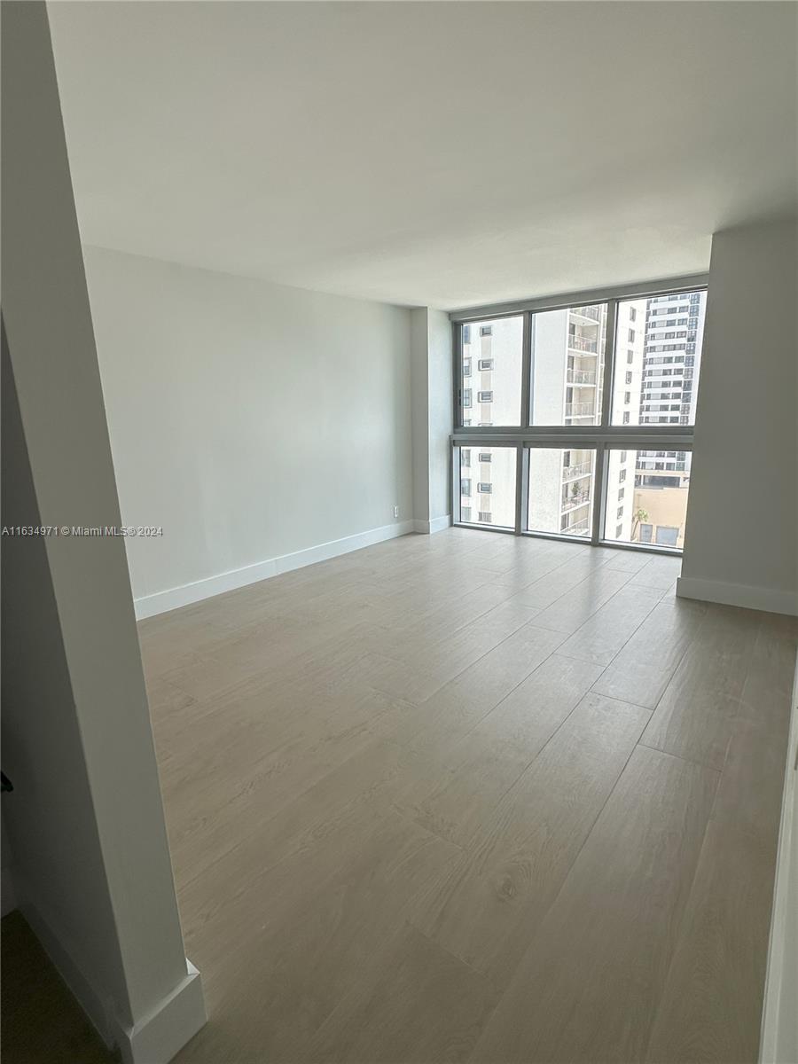 2655 Collins Ave # 1204