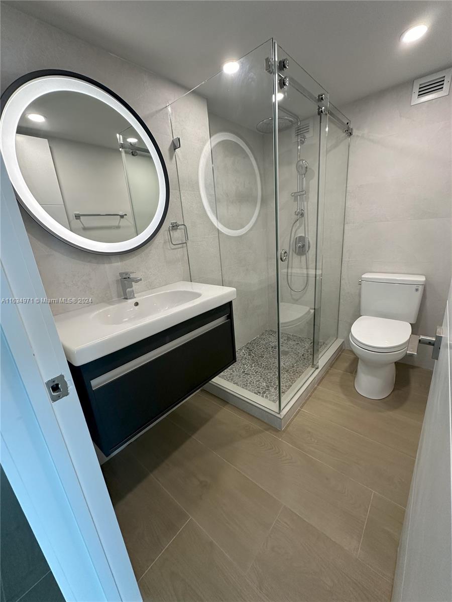 2655 Collins Ave # 1204