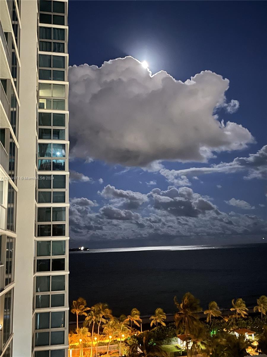 2655 Collins Ave # 1204