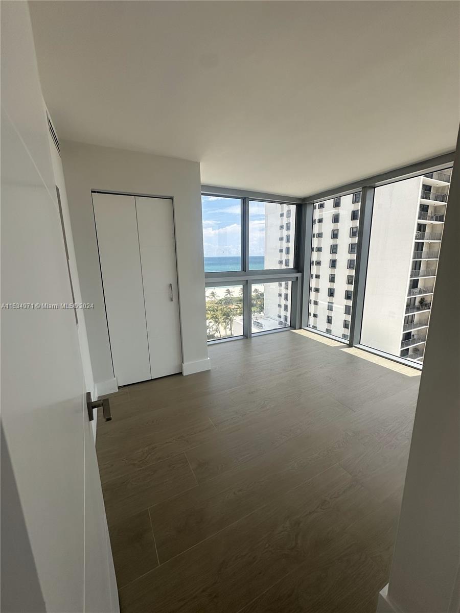 2655 Collins Ave # 1204