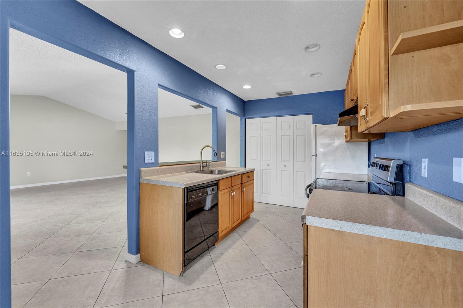 1489 Sandpiper Blvd # 0