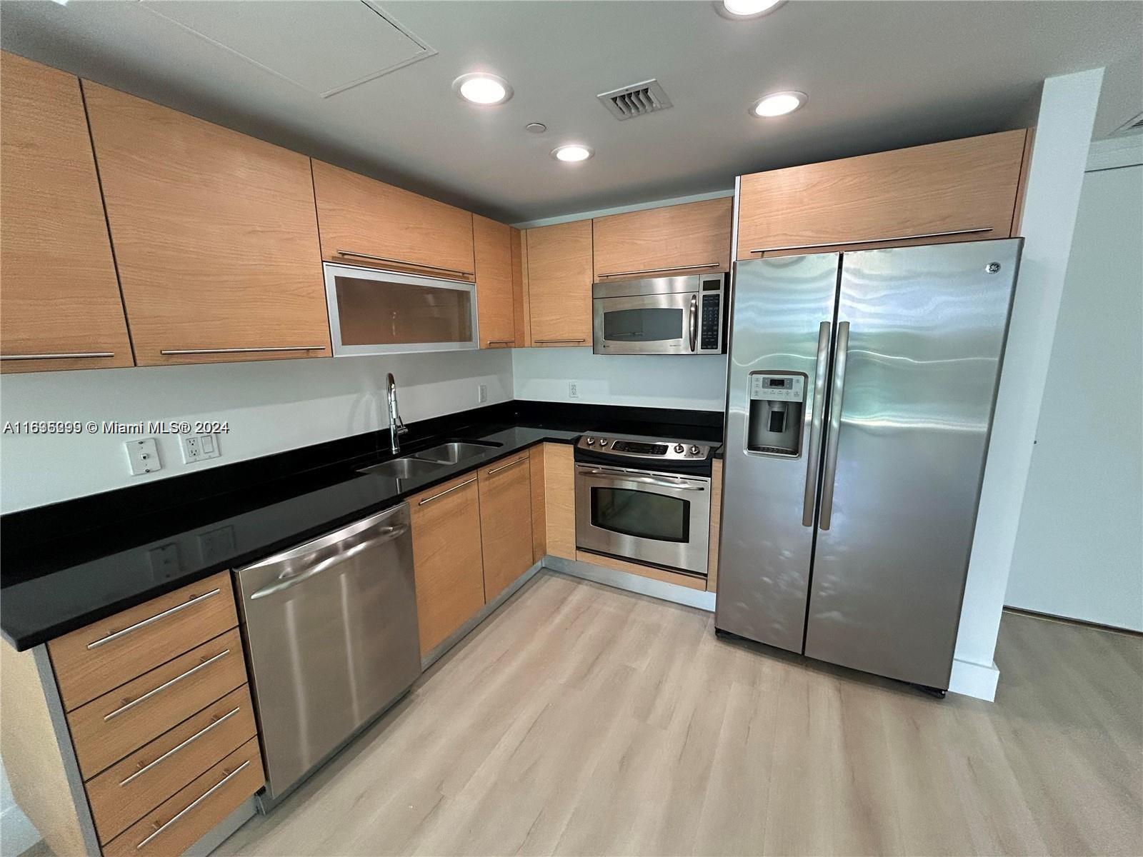 951 Brickell Ave # 1108