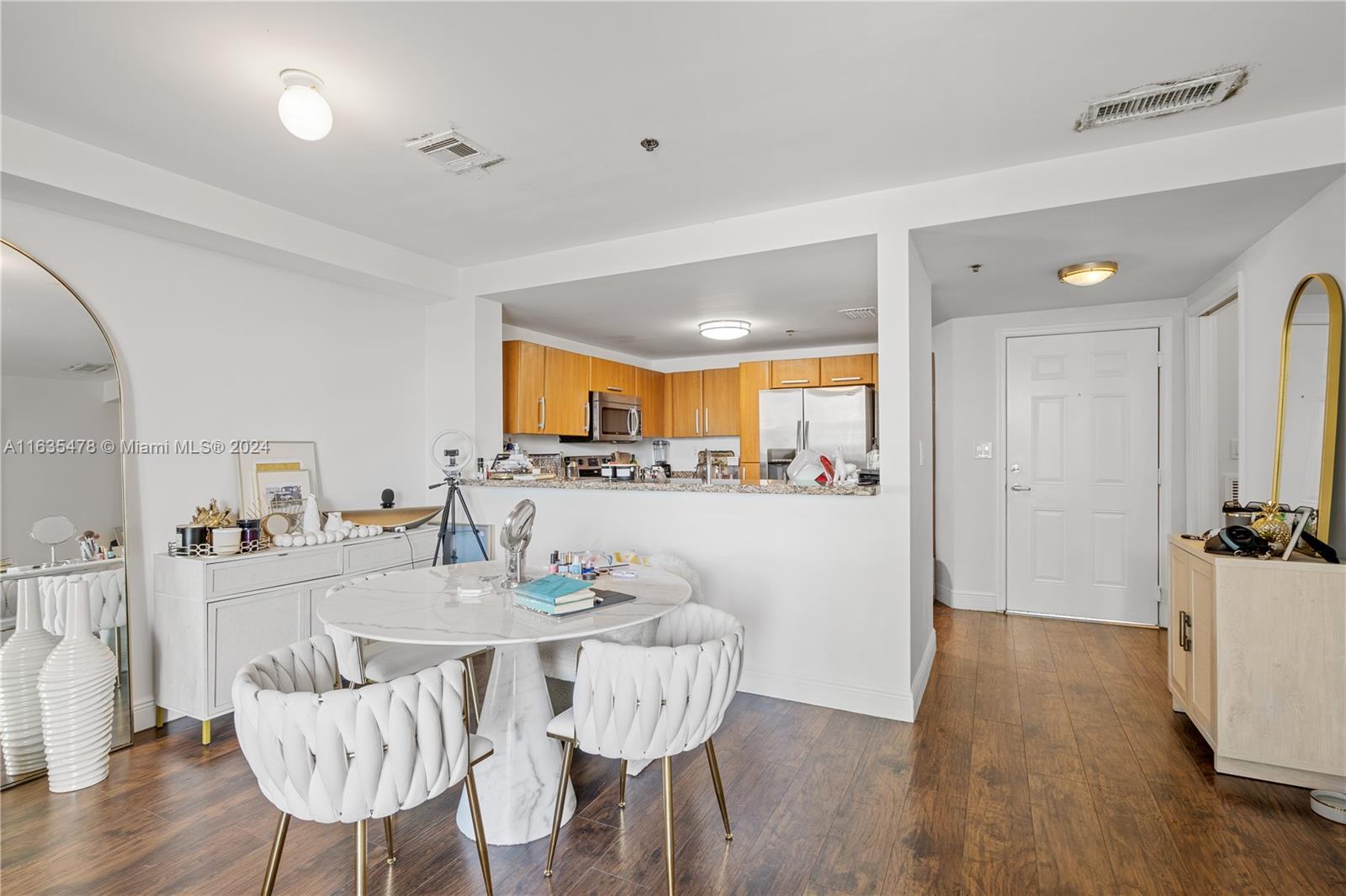 6362 Collins Ave # 404