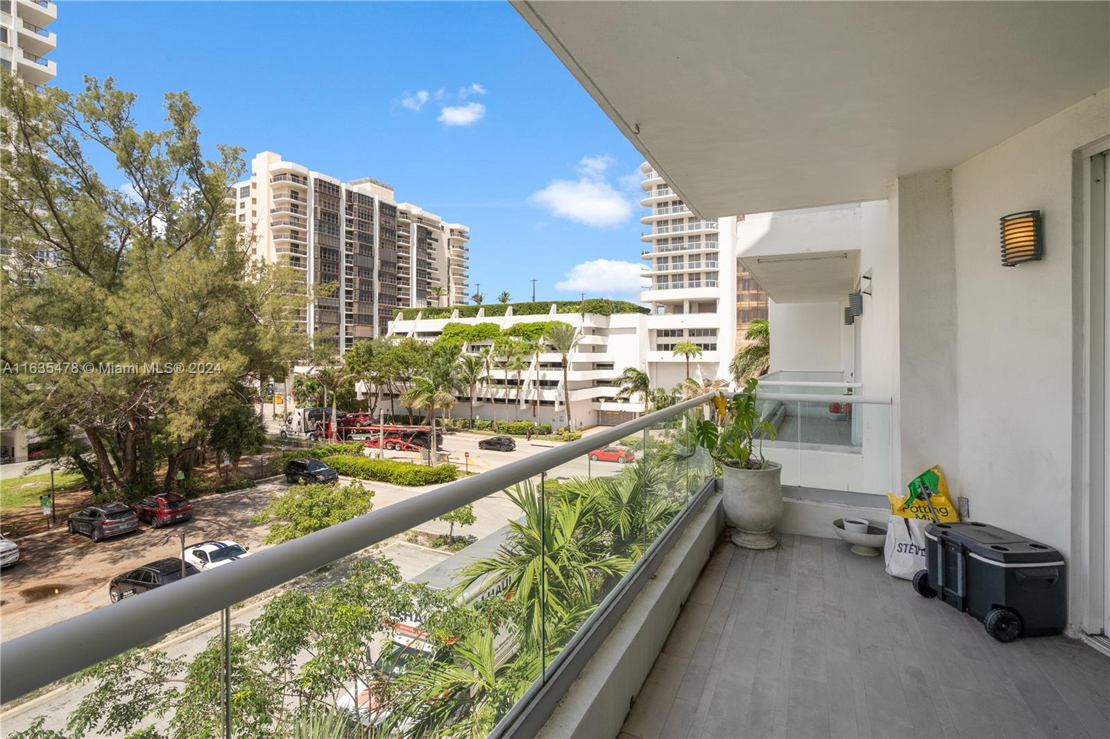 6362 Collins Ave # 404