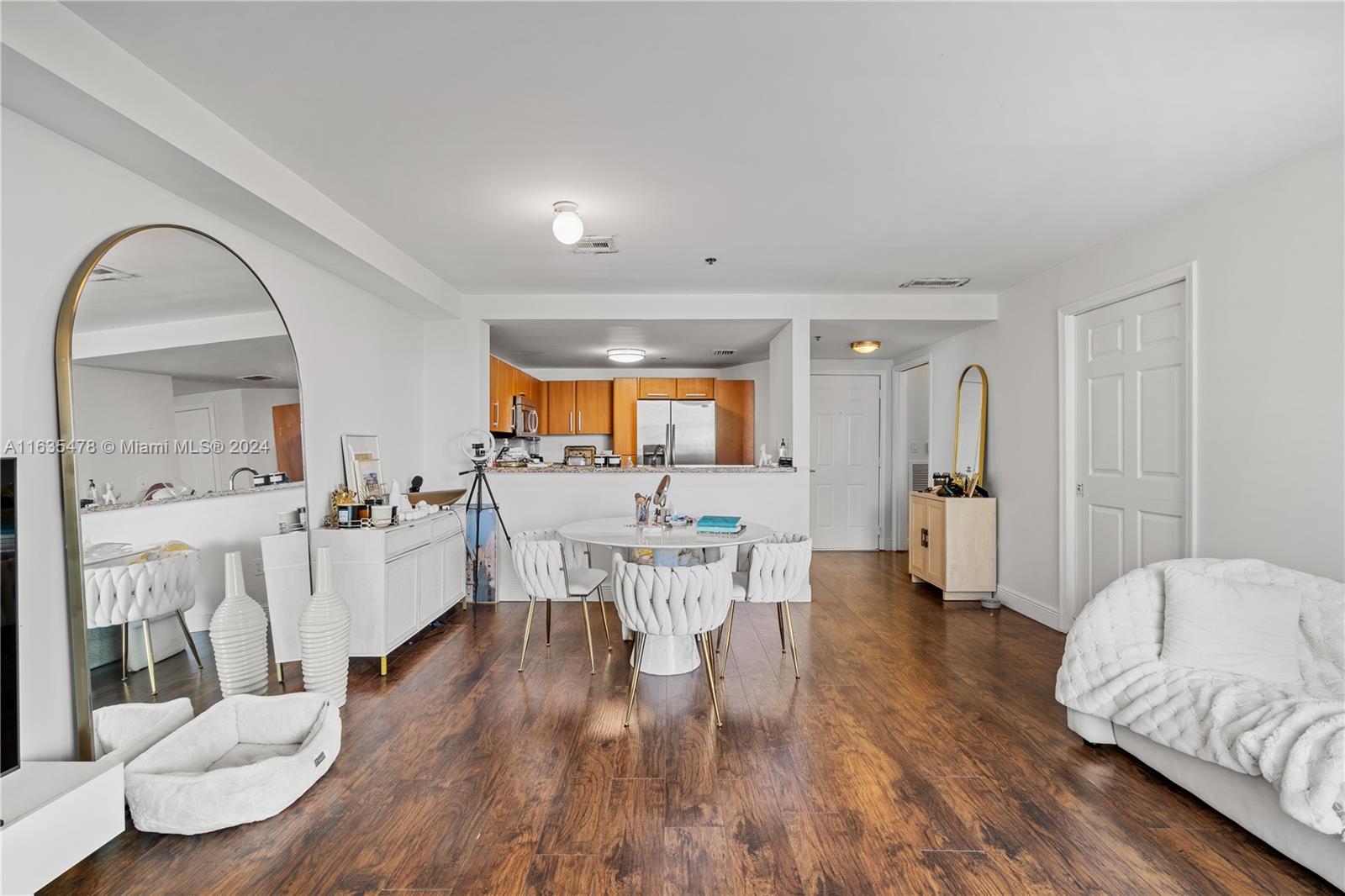 6362 Collins Ave # 404