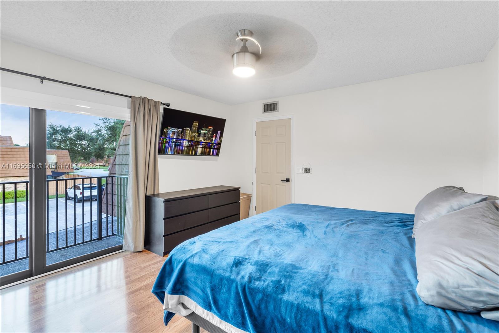 2601 Garden Ct