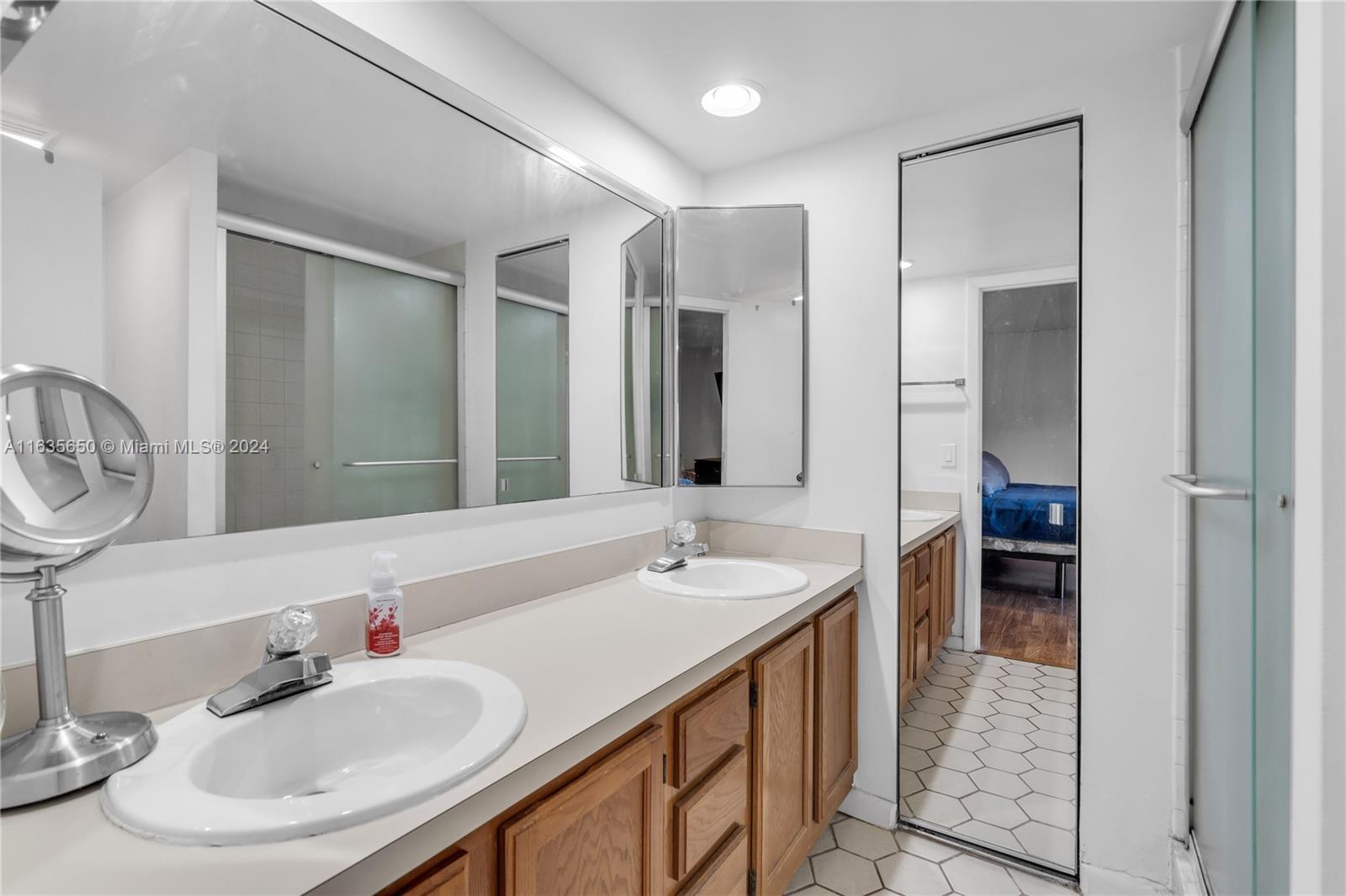 2601 Garden Ct
