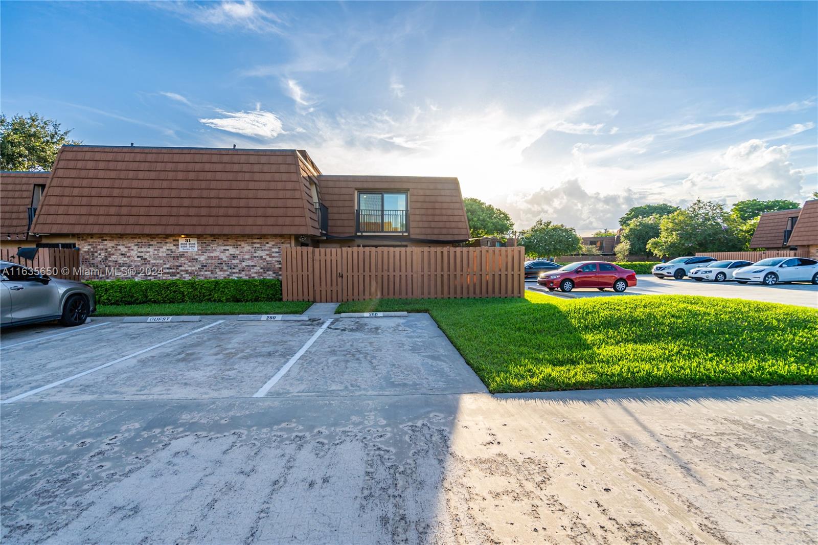2601 Garden Ct