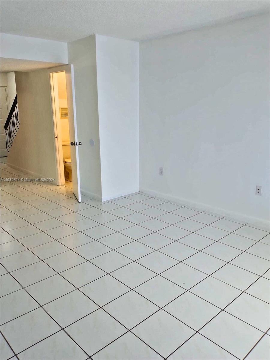 2750 W 76th St # 208