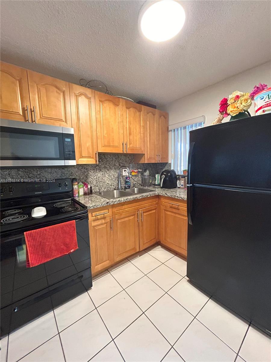 2750 W 76th St # 208