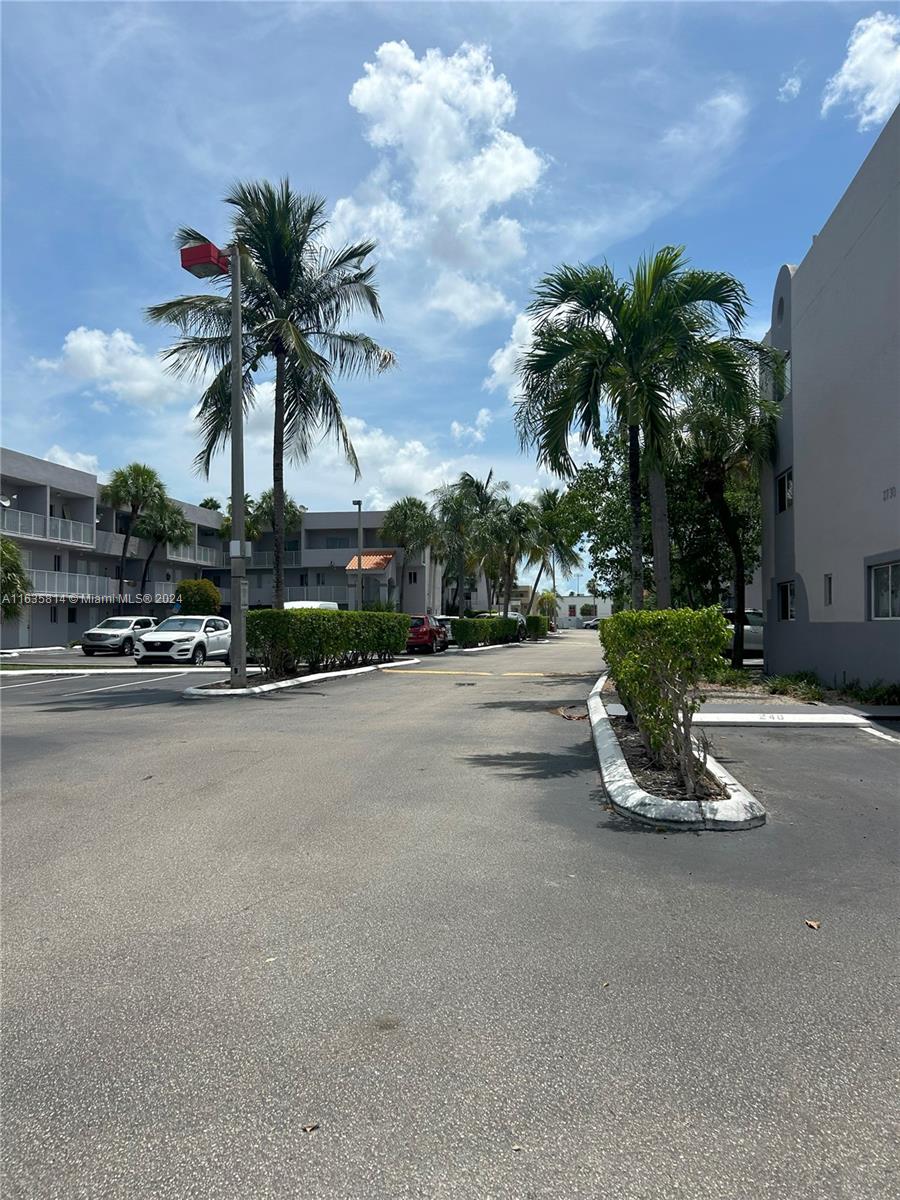 2750 W 76th St # 208