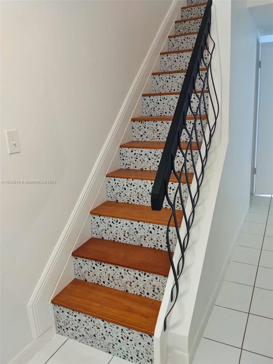 2750 W 76th St # 208