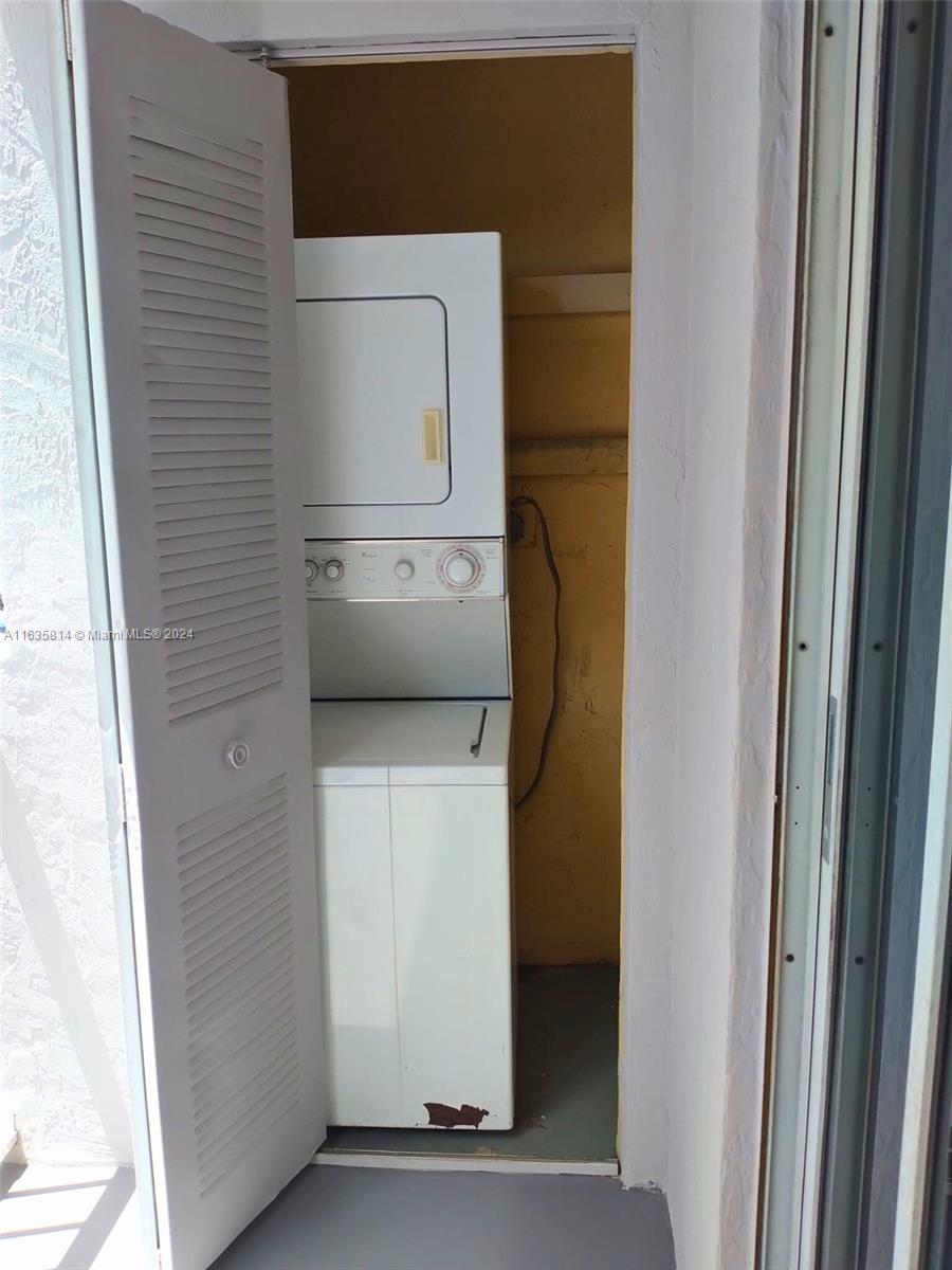 2750 W 76th St # 208