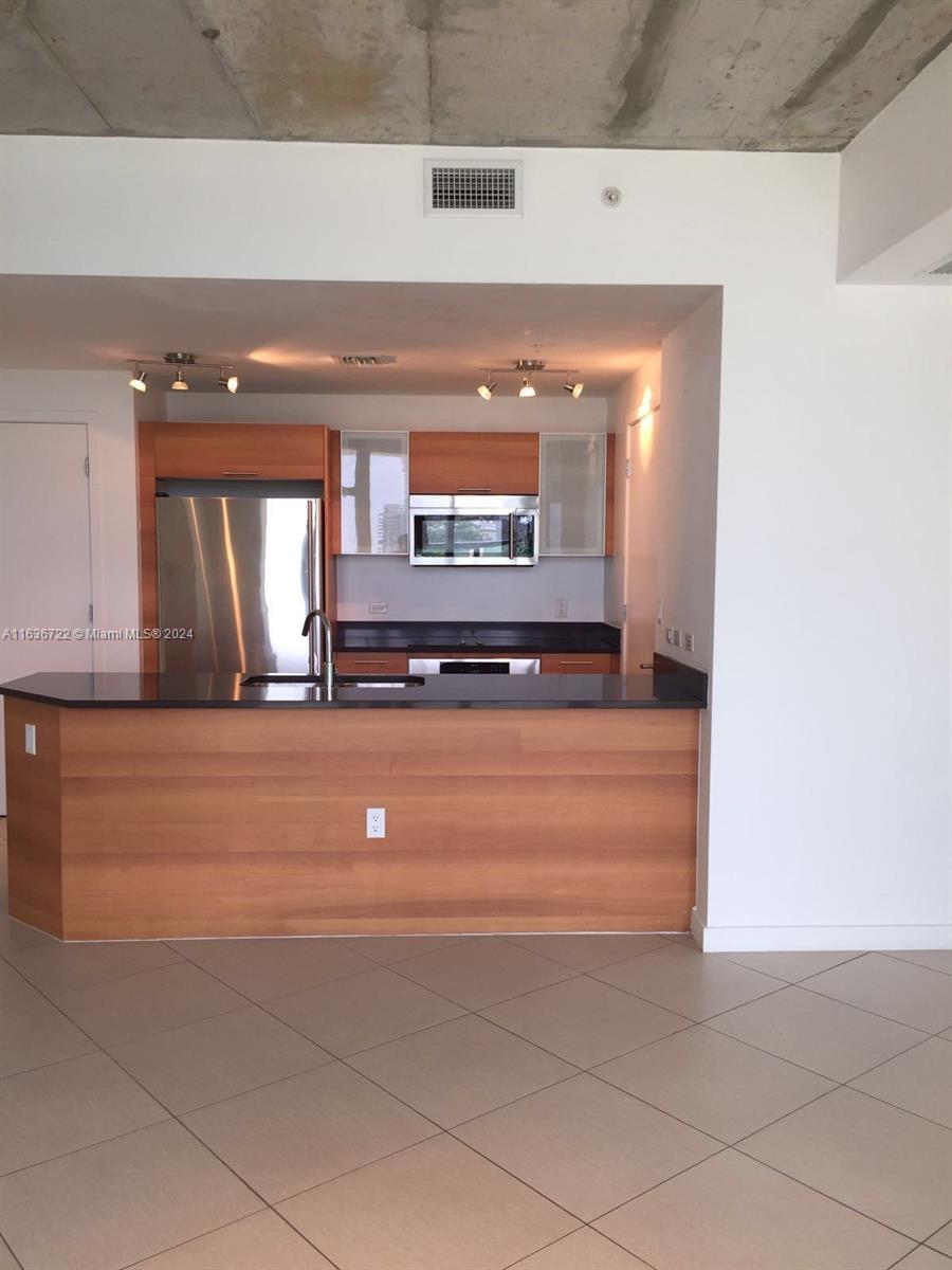 3301 NE 1st Ave # H0906