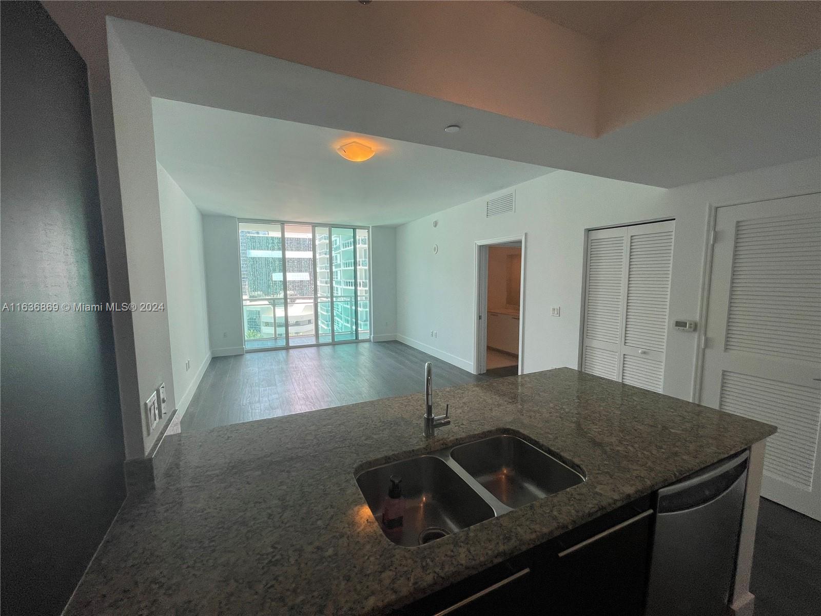 950 Brickell Bay Dr # 1803