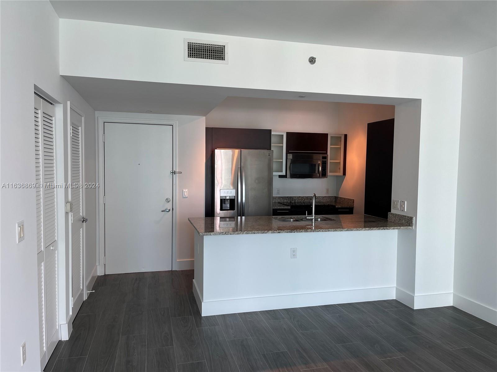 950 Brickell Bay Dr # 1803