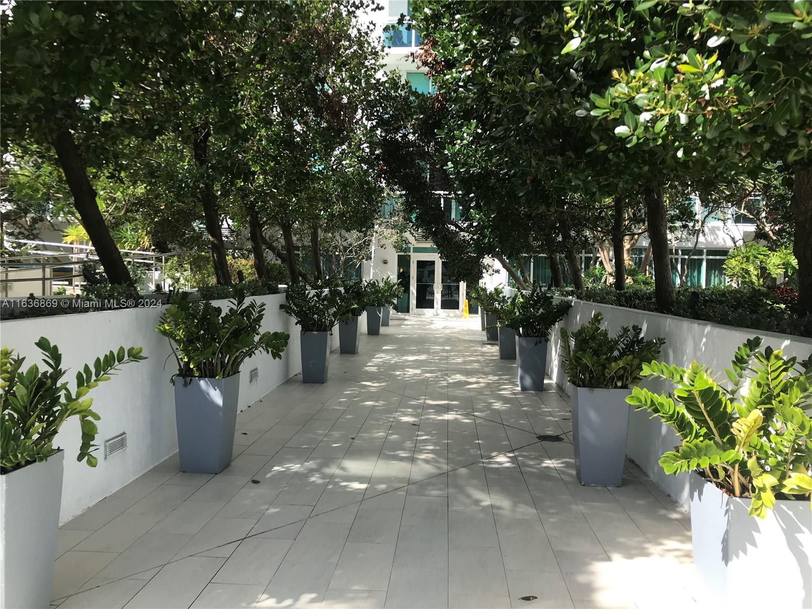 950 Brickell Bay Dr # 1803