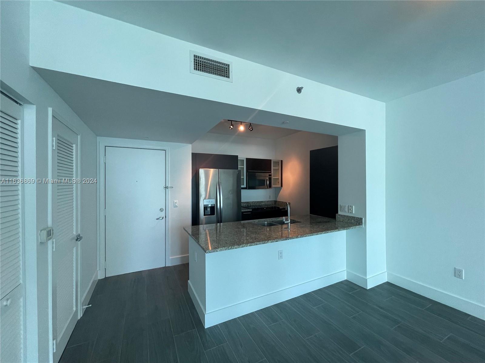 950 Brickell Bay Dr # 1803