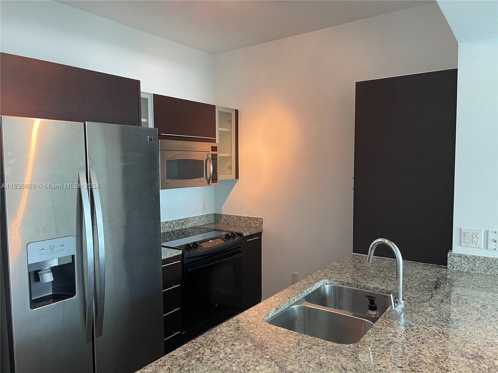 950 Brickell Bay Dr # 1803