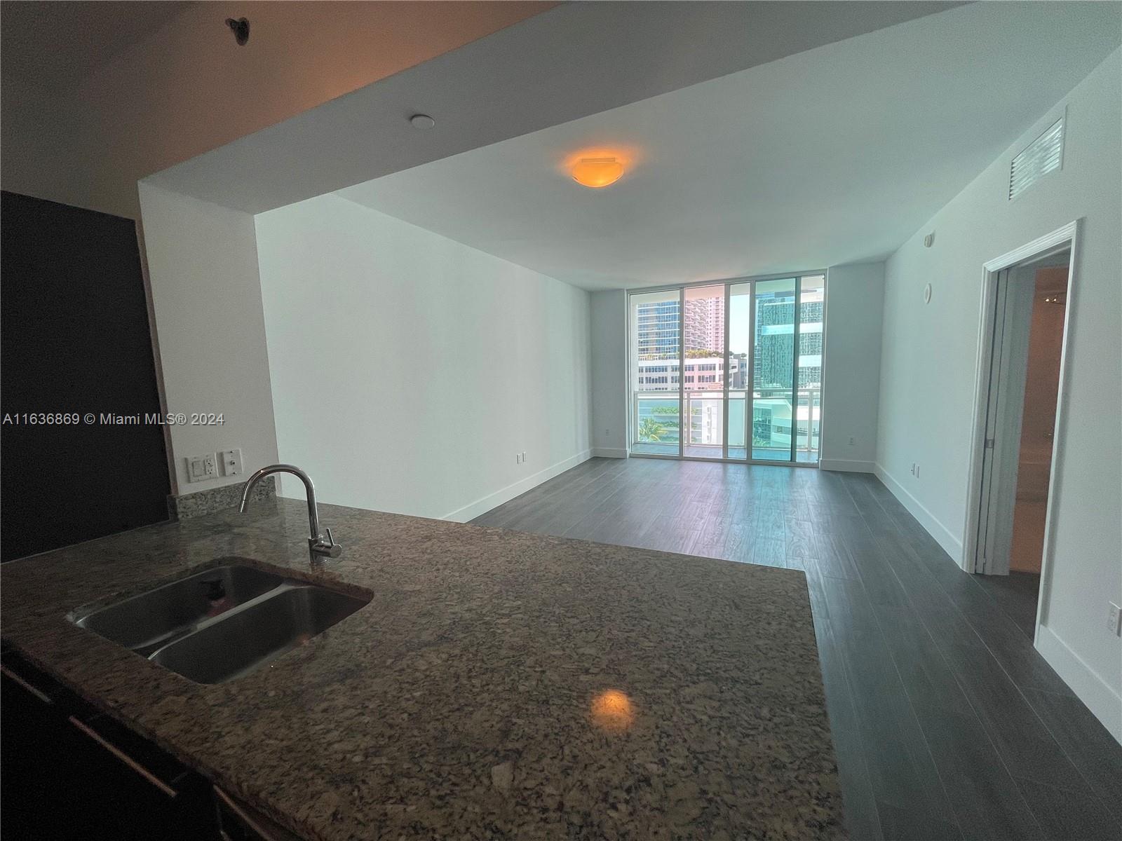 950 Brickell Bay Dr # 1803