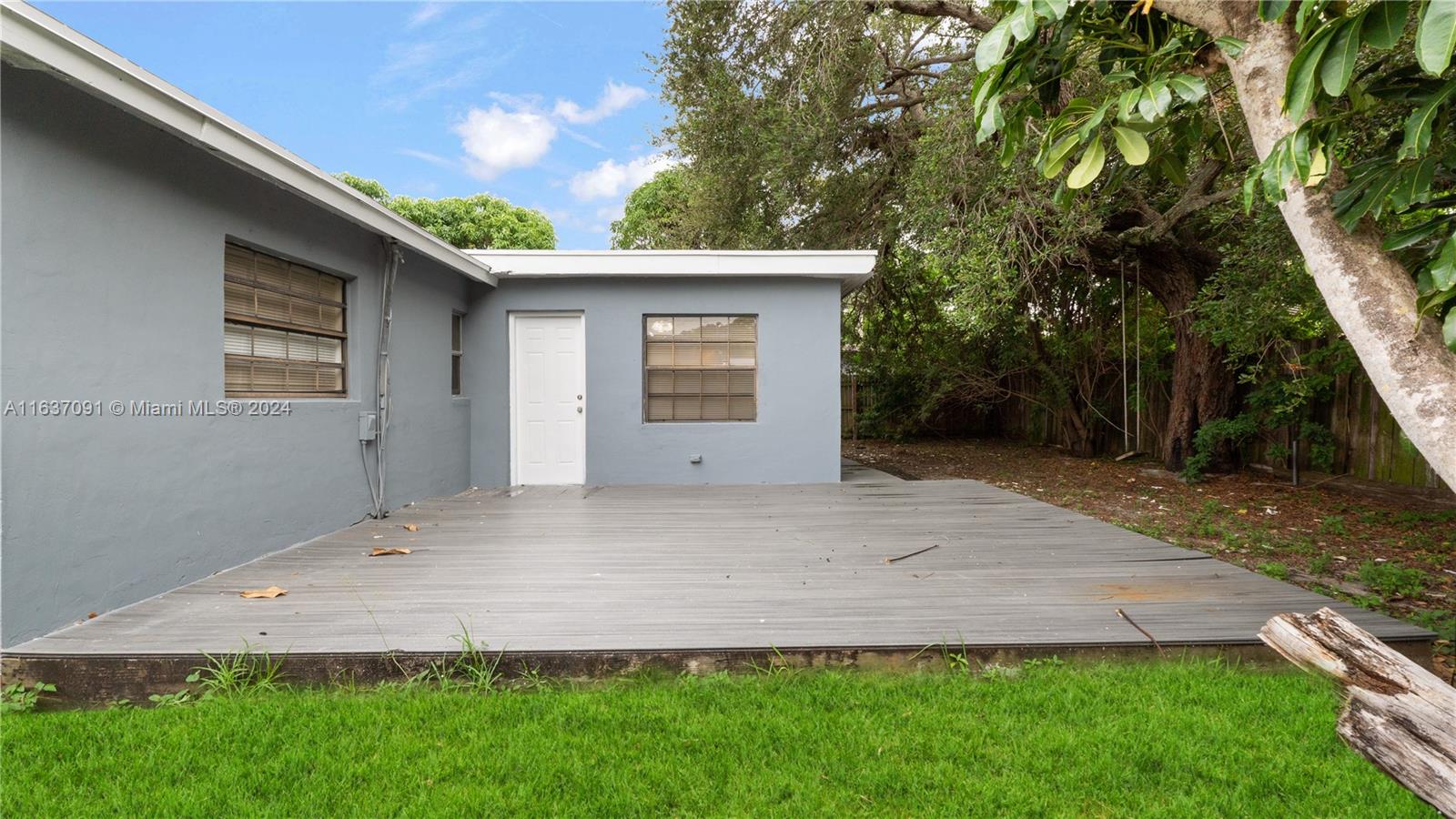 601 NW 1st Way