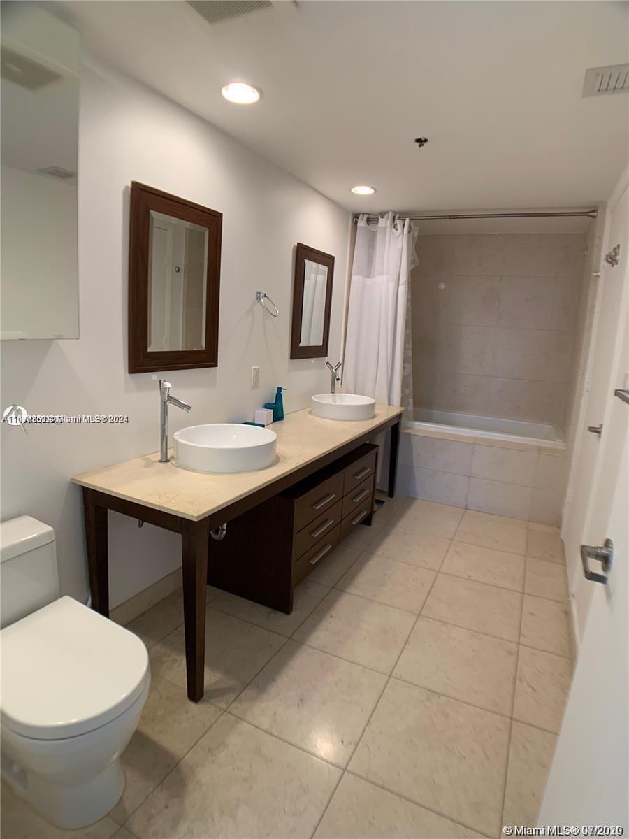 475 Brickell Ave # 3512