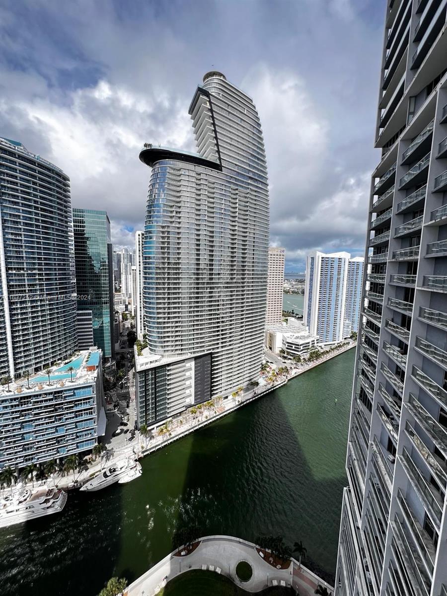 475 Brickell Ave # 3512