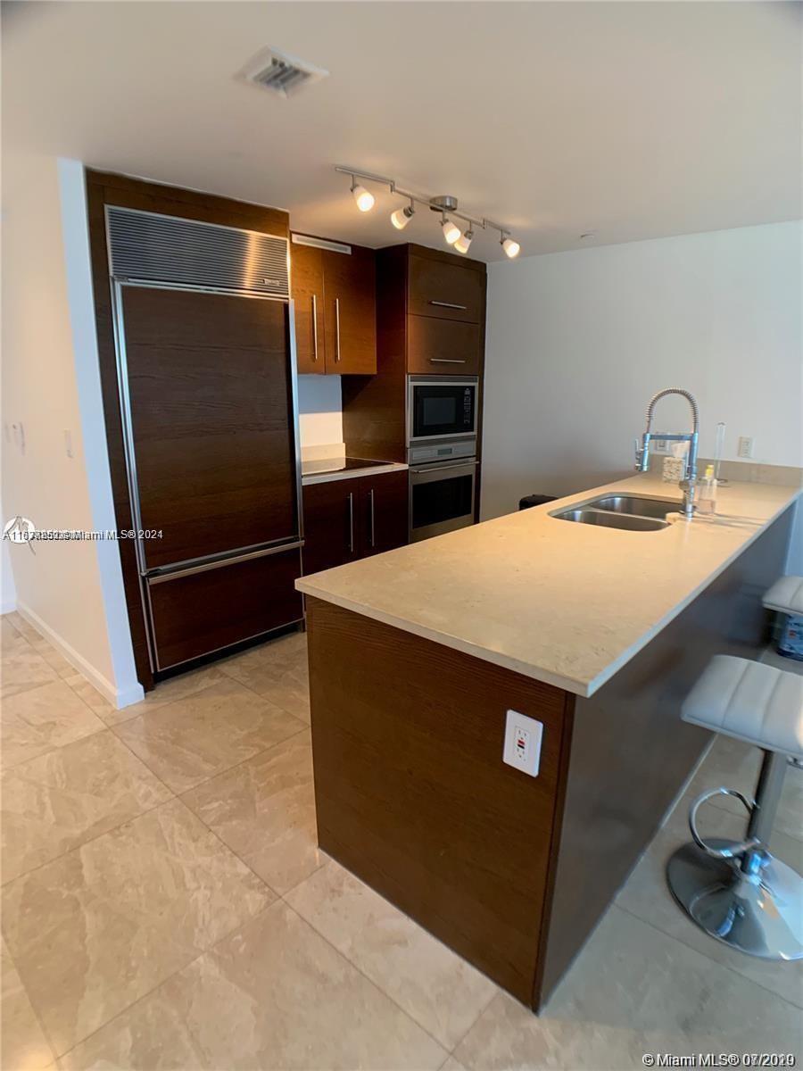 475 Brickell Ave # 3512