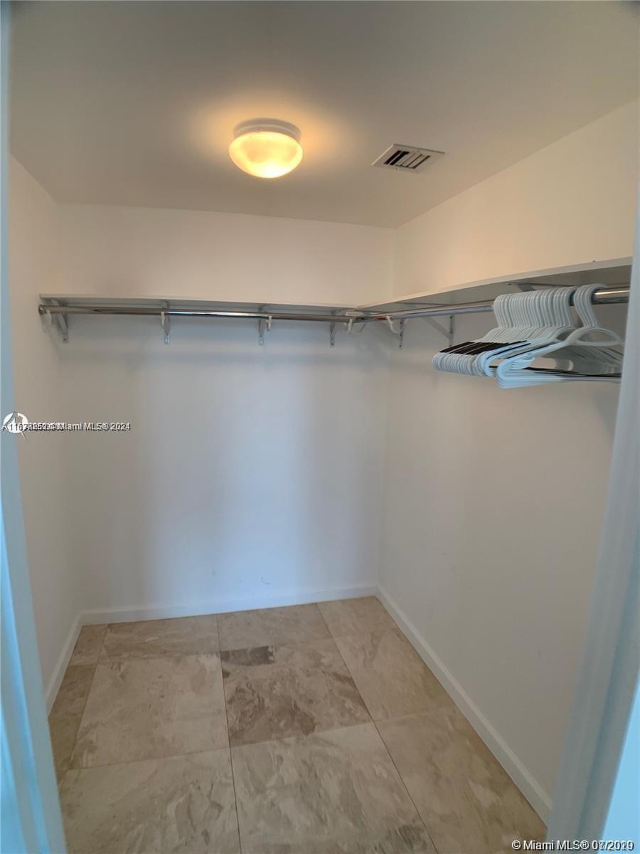 475 Brickell Ave # 3512