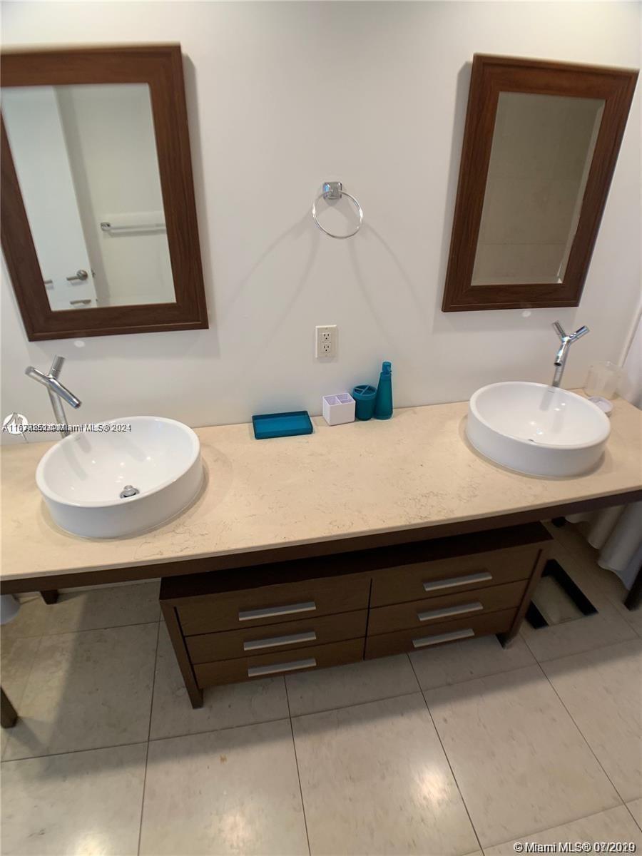 475 Brickell Ave # 3512