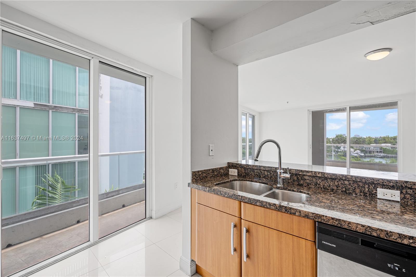 6362 Collins Ave # 514