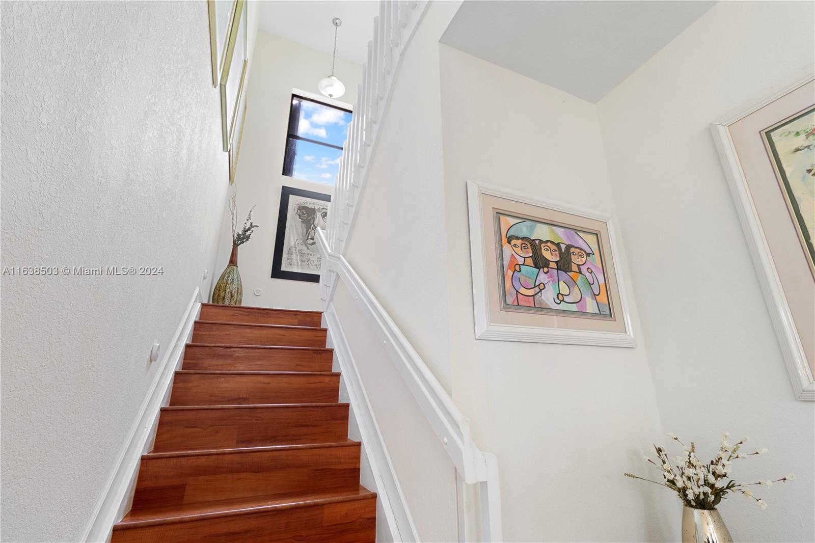 692 SE 35th Ave