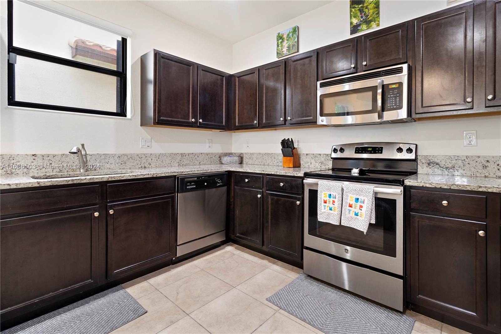 692 SE 35th Ave