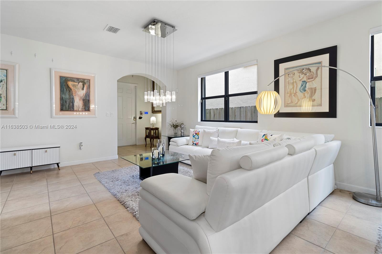 692 SE 35th Ave