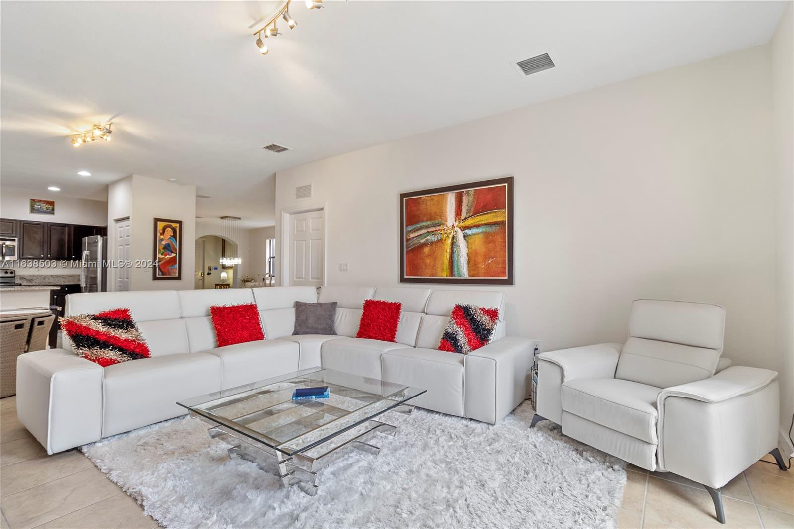 692 SE 35th Ave