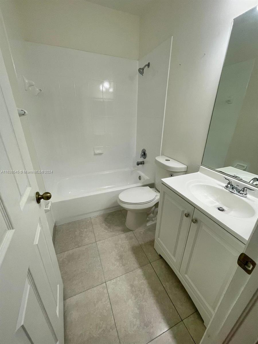 2928 SE 2nd St # 8