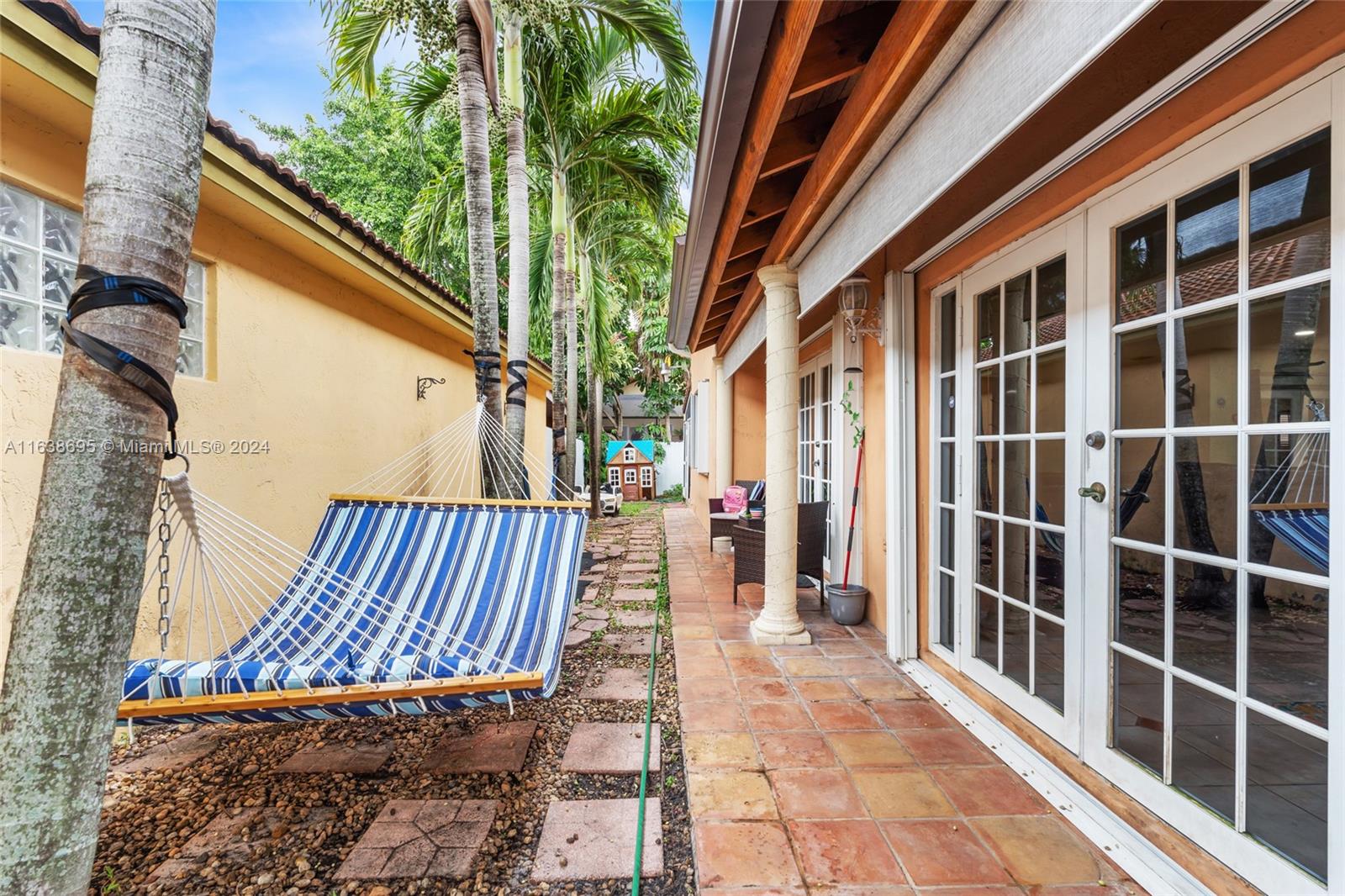 8313 NW 194th Ter