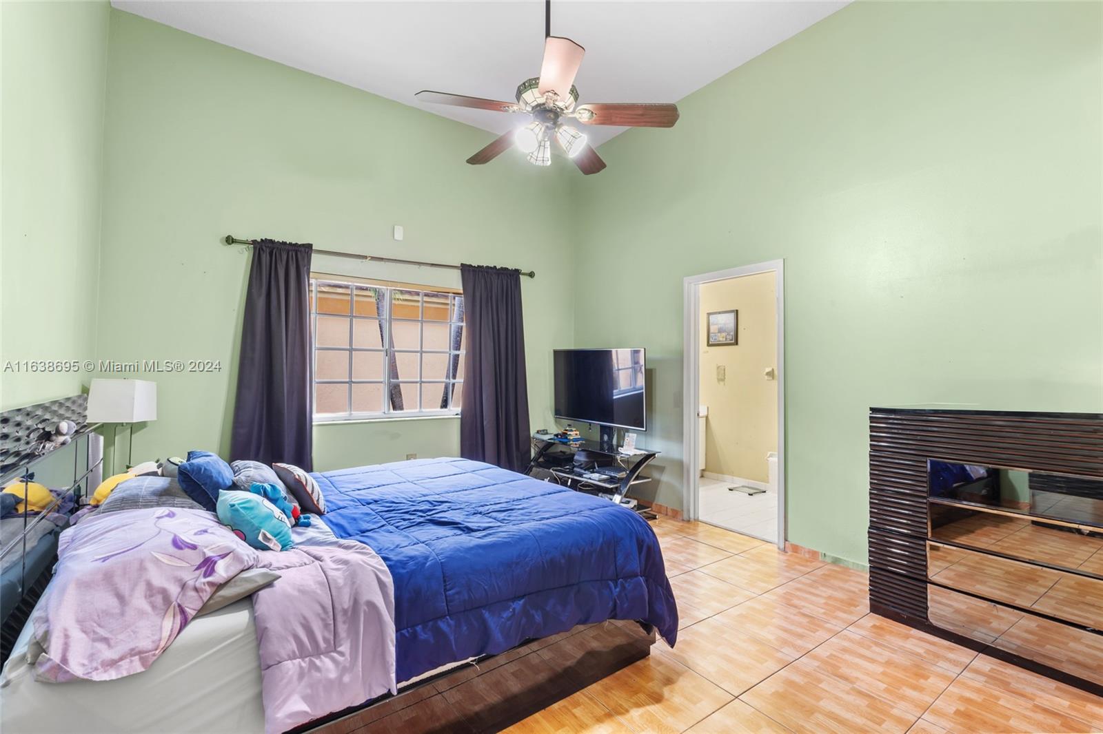8313 NW 194th Ter