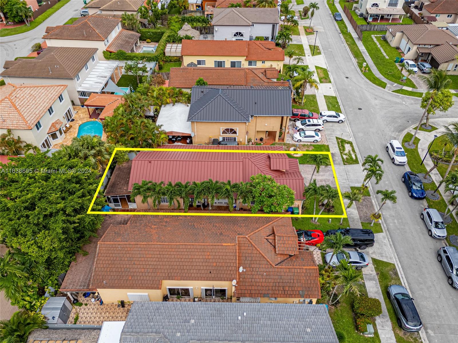 8313 NW 194th Ter