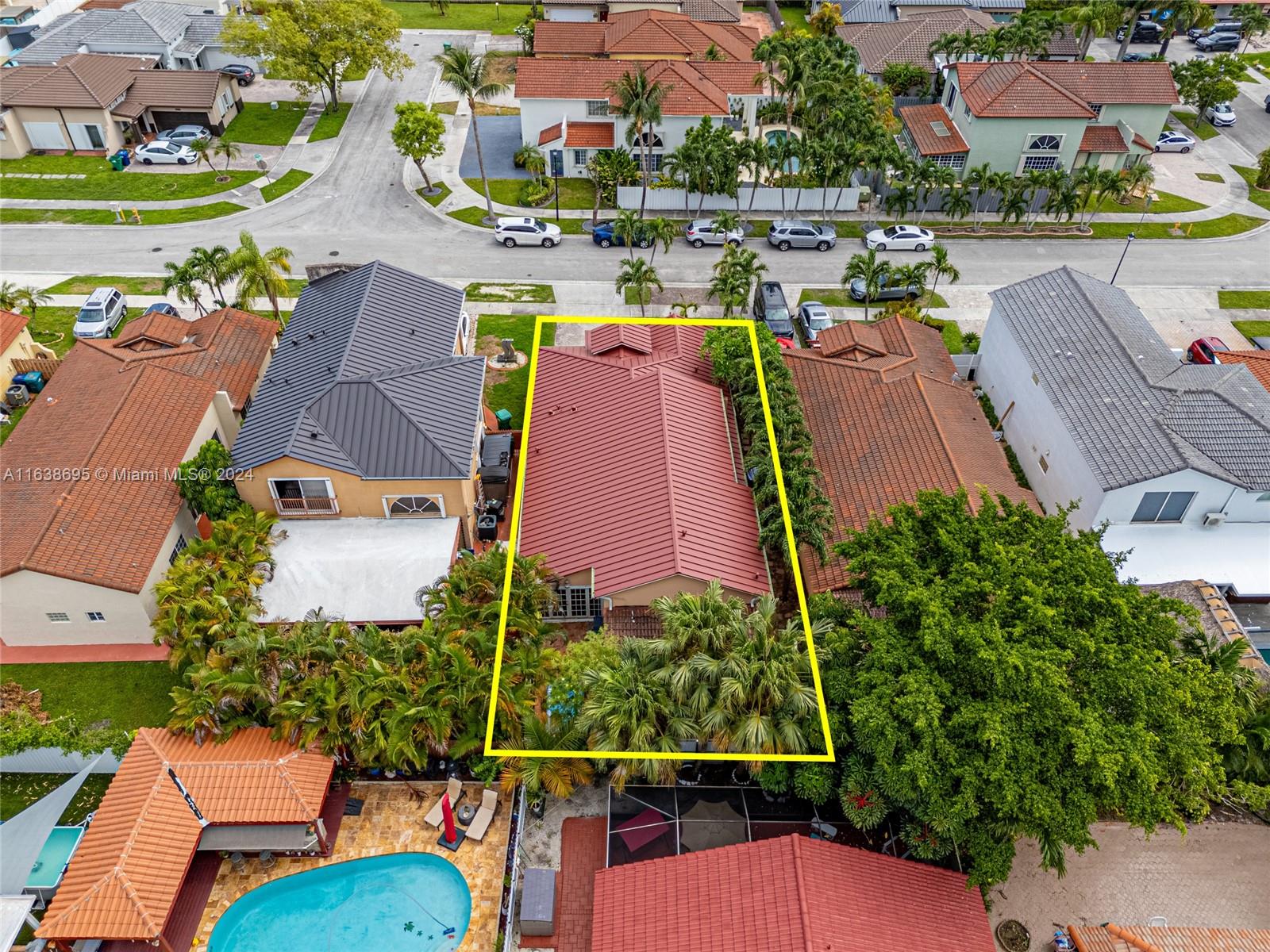 8313 NW 194th Ter