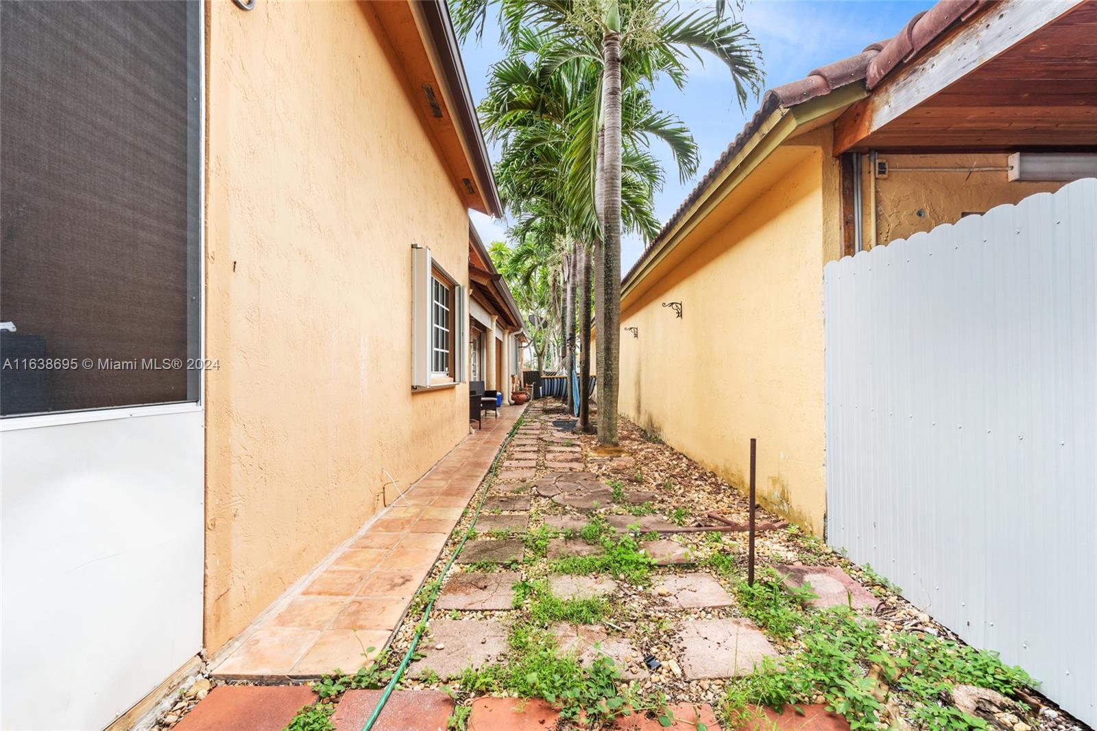 8313 NW 194th Ter