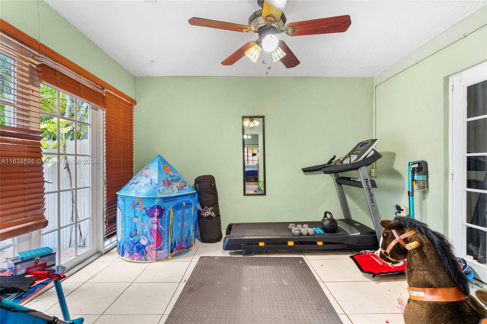 8313 NW 194th Ter