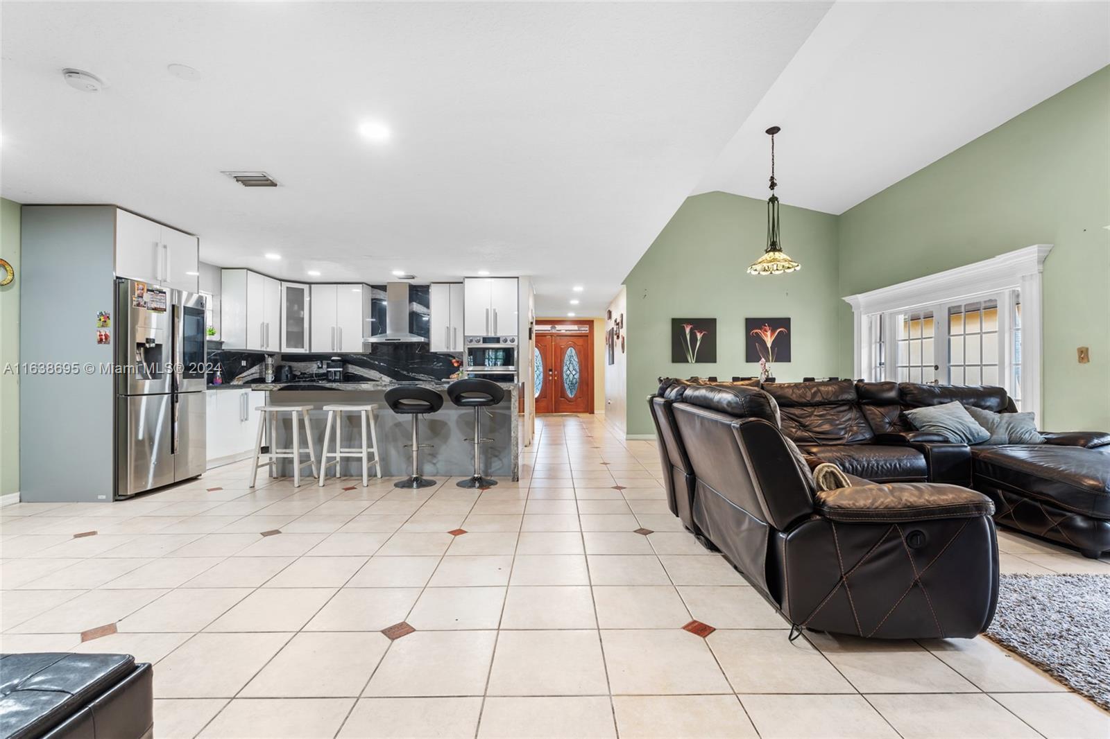 8313 NW 194th Ter