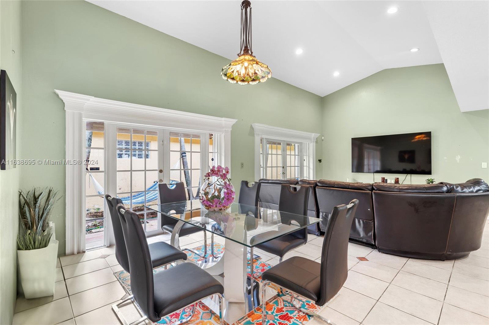 8313 NW 194th Ter